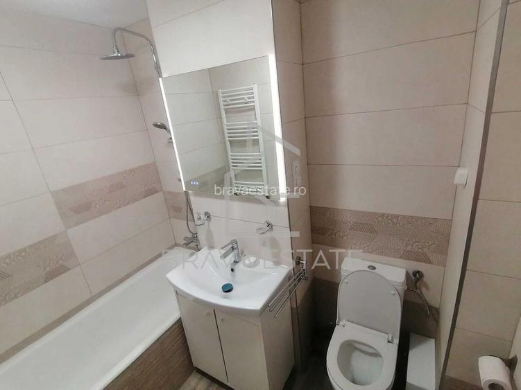 Apartament de inchiriat, 3 camere, decomandat, 2 bai, zona UMF - 7