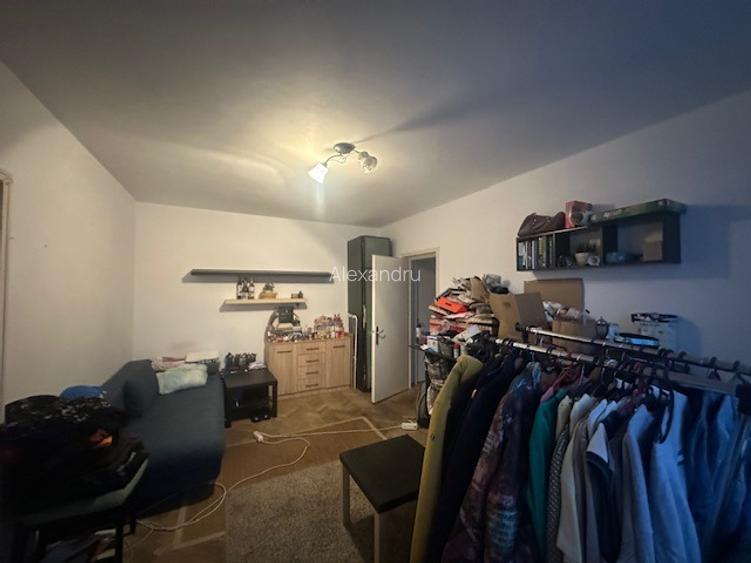 Pajura langa Policlinica - 2