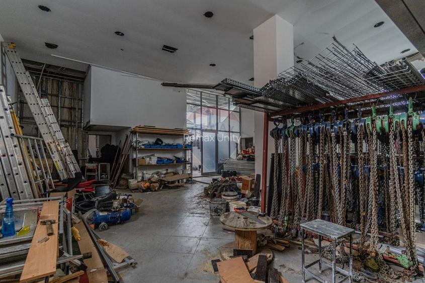 Cladire de 902 mp utili de vânzare, zona Grivitei - DN 13, COMISION 0 - 58