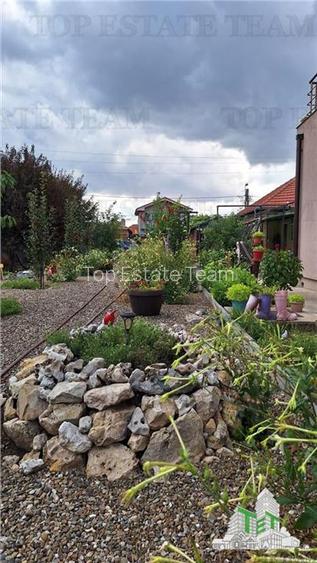 Vila moderna + casa renovata cu 2 apartamente si teren generos  -  Palazu Mare , - 12