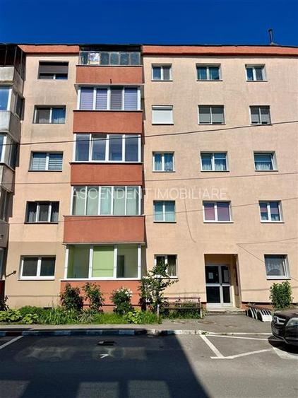 Apartament cu trei camere de renovat in Feldioara, Brasov - 12