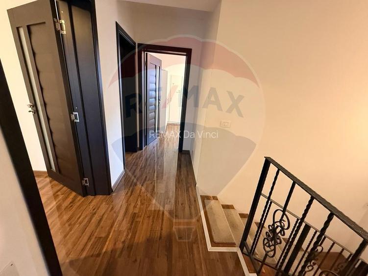 Casă / Vilă cu 4 camere de vânzare in Sanpetru - 16