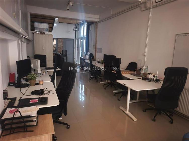 Timpuri Noi, 212 mp birou design industrial - 2