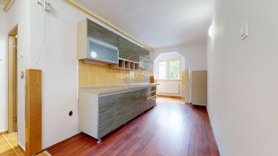 De închiriat: apartament 4 camere pe 2 nivele - 4