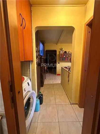 MIRCEA CEL BATRAN - ETAJ 1 - DECOMANDAT - 3 CAMERE - 3