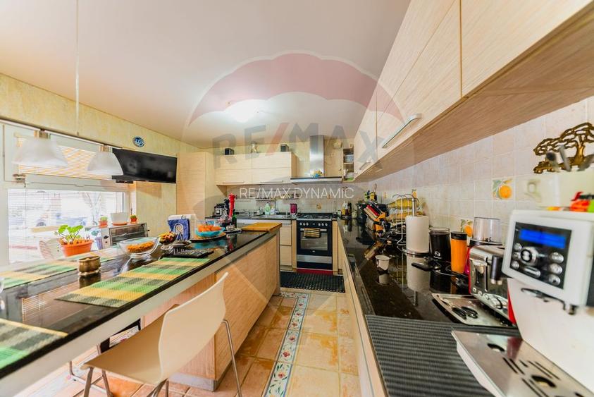 Vilă cu 4 camere de vânzare 921 mp zona Subcetate,Arad - 21