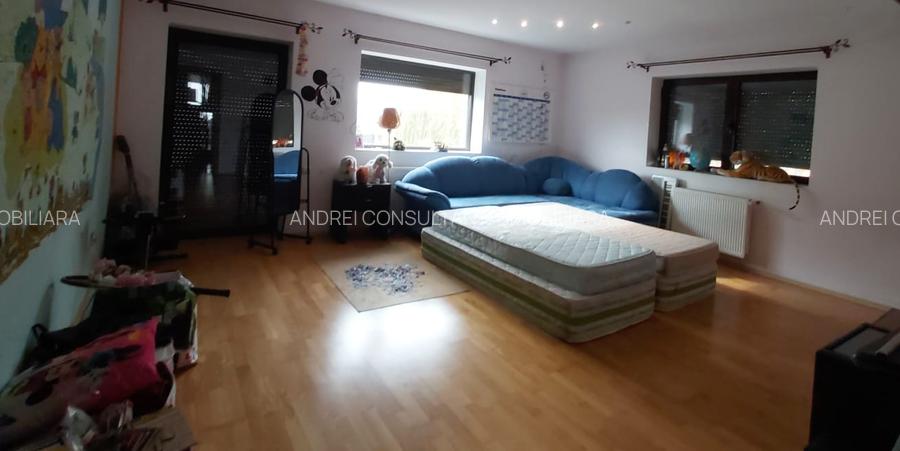 Vanzare vila frumoasa cu 2 garaje si teren mare in Popesti Leordeni - 8