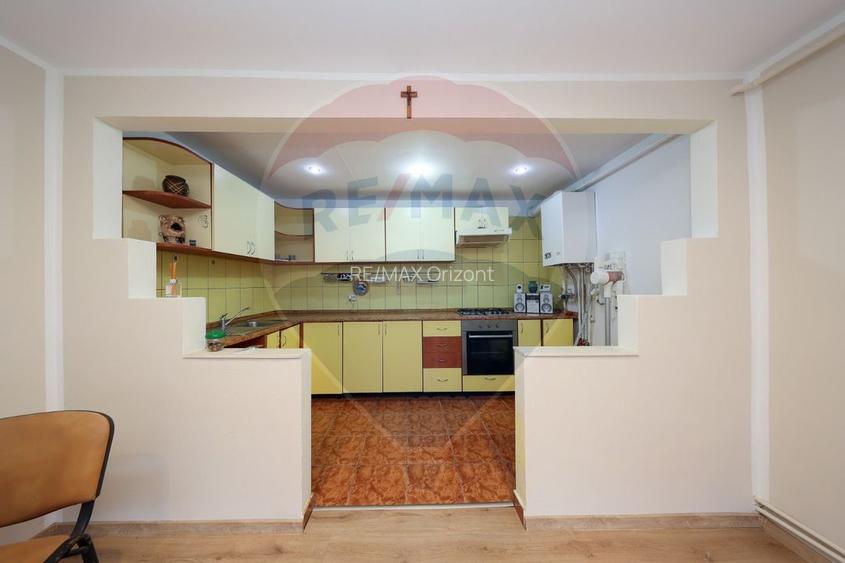 Casă 6 camere și teren 1200 mp - 11