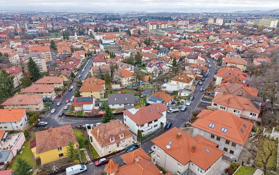 Apartament deosebit intr-o  vila  situata pe Dealul Cetății - 18