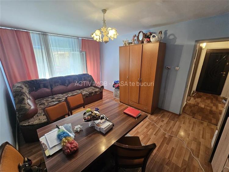 Resita, 3 Cam. Dec., Mobilat+Utilat, Parter Inalt, Micro 4 - 3