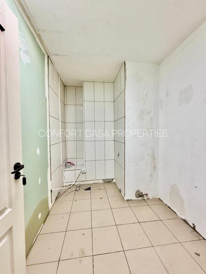 Nerva Traian, stradal , vitrina - 9