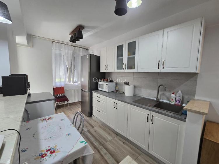 De vanzare Apartament 3 camere, zona Centru. - 3