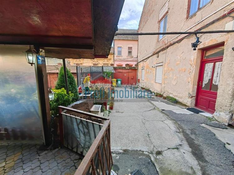 Casa cu 2 camere si terasa mare in centru pe strada Baritiu - 17