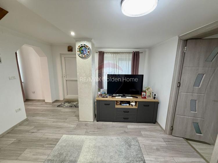 Casă / Vilă cu 4 camere de vânzare în zona Central - 25