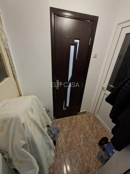 Apartament cu 2 camere, decomandat, etajul 3/4, zona Podu Ros - 6