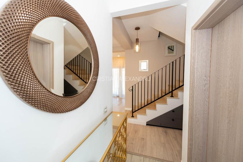 Vila Tunari  la cheie si garaj cu spatii de depozitare  - 7