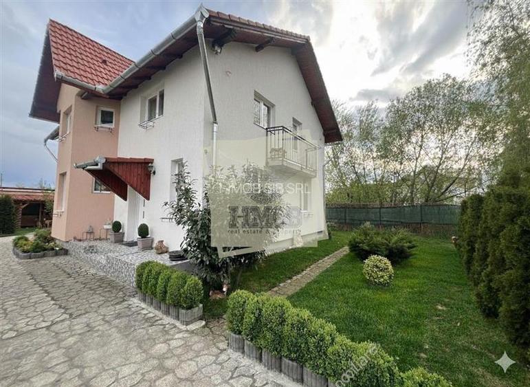 Vila cu 5 camere 3 bai si 400 teren in Sibiu - 2