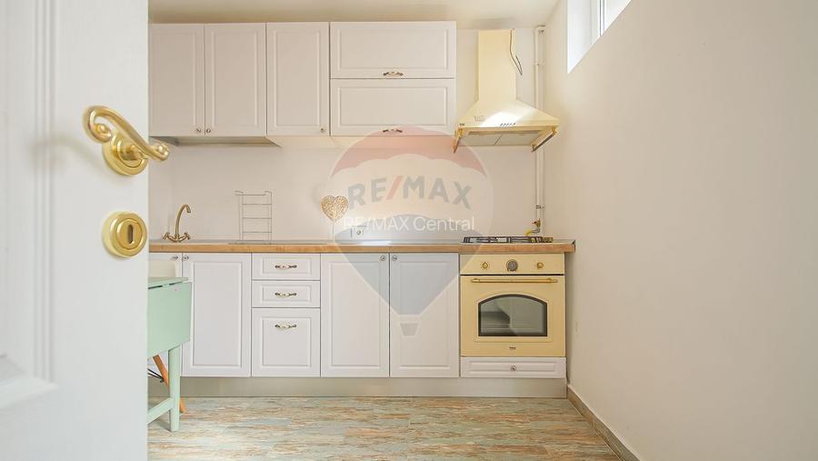 Apartament 3 camere cochet, renovat,  Centrul Istoric - 4