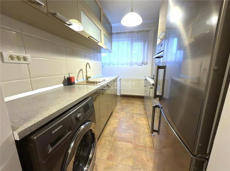 Apartament cu 3 camere, 60 mp, cu Parcare, str. Uranus - 6