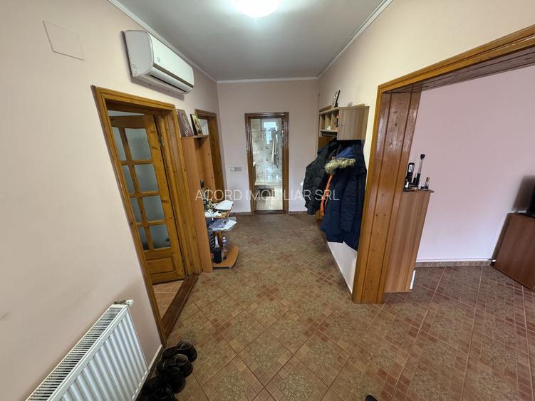 Casă 120 mp + casă 49 mp, teren 640 mp, deschidere 15 ml, Calea Dobrogei – Valu - 8