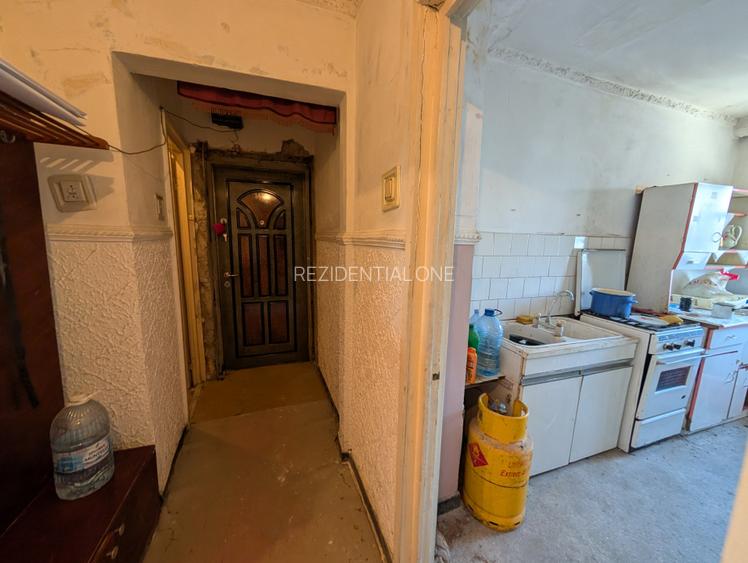 Decomandat, 3 camere - spatios - 2