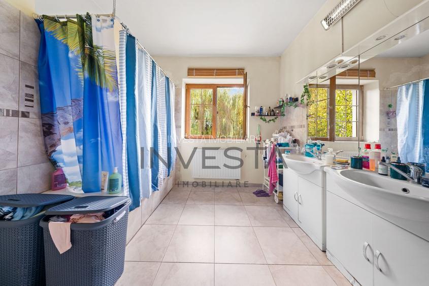 Resedinta impunatoare cu teren generos de 2.012 mp in Buna Ziua! - 9