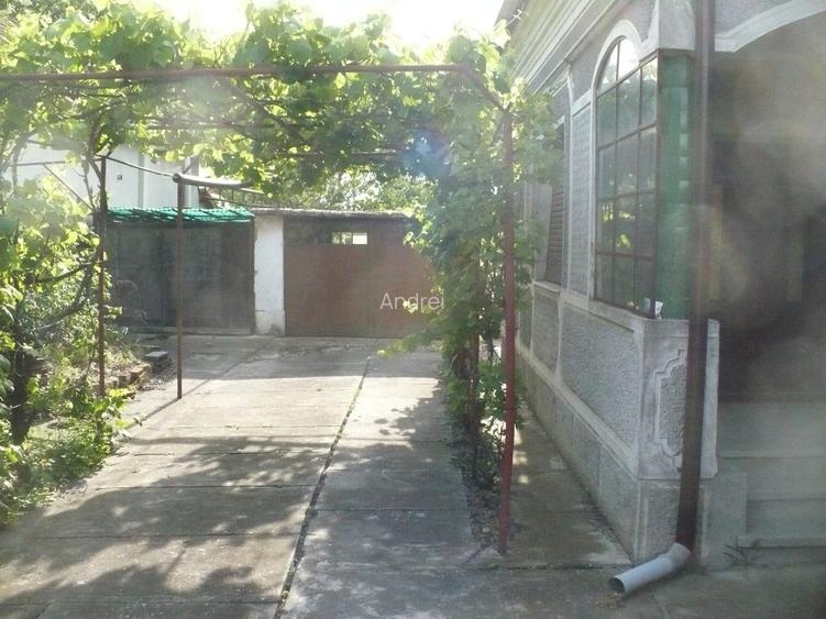 De vânzare casă familială cu grădină și potential de dezvoltare/parcelare - 2