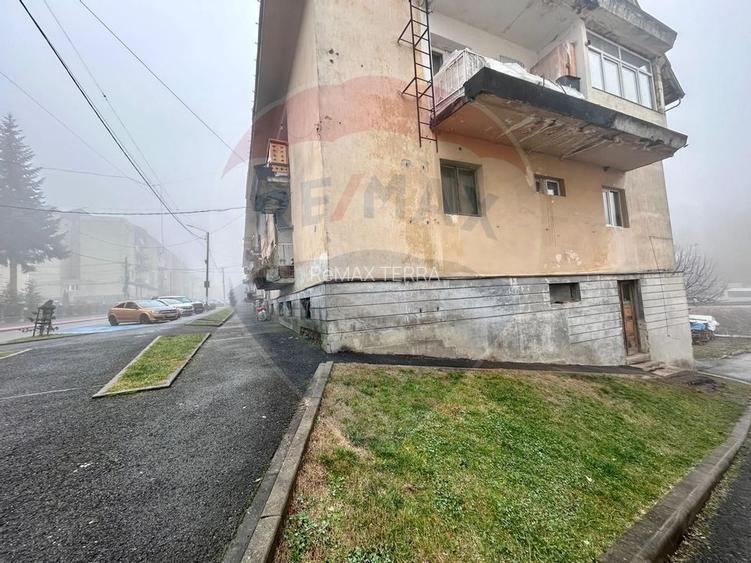 Spatiu comercial/apartament de vanzare, demisol, Cavnic - 2