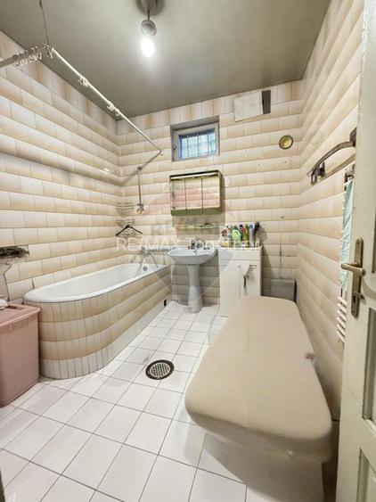 Teren 1100 mp si Casa Strada Luica Sector 4 - 10