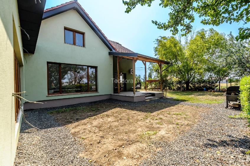 Vand Casă spațioasă în Curtici, 4 dormitoare, 3 bai, 2 terase si garaj  - 9