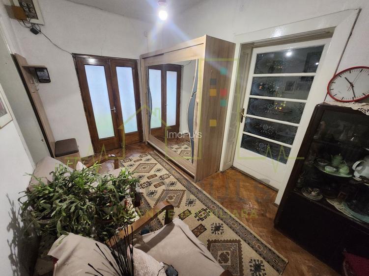 Casa individuala. Mijloace de transport. Toate utilitatile. - 6