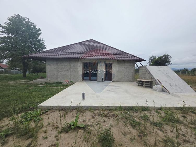 Casă cu livadă și teren generos – Girov - 32