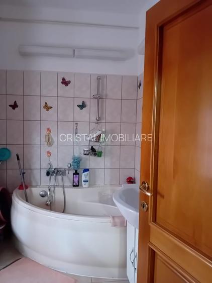 Vanzare apartament 3 camere zona Sebastian sector 5 - 12