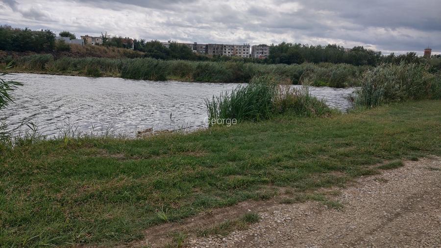 Teren lotizat de constructii cu deschidere la lac  - 4