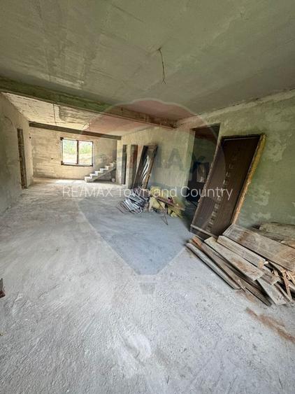 Casă / Vilă cu 7 camere de vânzare - 7