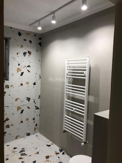 Casa recent renovata  .str. Avram Iancu, curte 300 mp, 3 parcari, zona centrala - 3