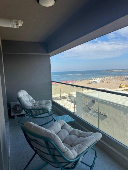 Vând apartament cu 2 camere plus garaj subteran, zona Perla -Teatru de Vara.