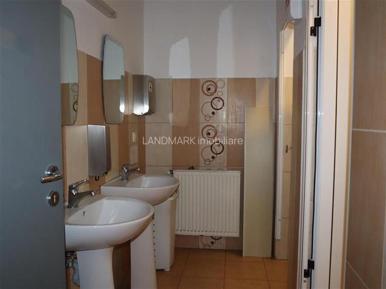 Spatiu comercial, parter, 16 metri vitrina - 13