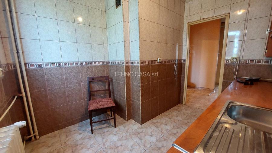 Apartament 4 camere , 2/4, Titan , Theodor Pallady, metrou 1 Decembrie - 14