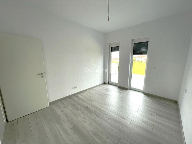 COMISION 0! Duplex finalizat cu 5 camere si 3 bai. Panouri fotovoltaice. - 13