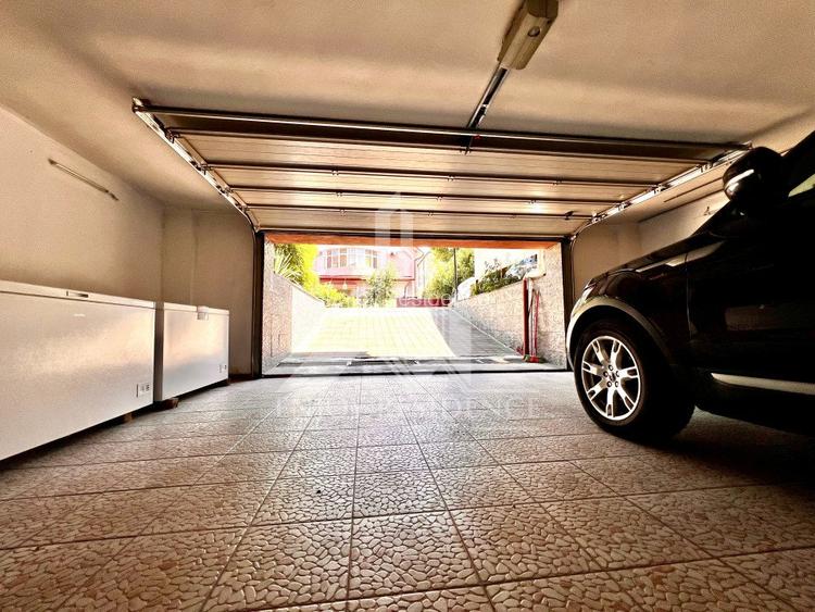 Vila impresionanta 605 mp, curte 2191 mp, dublu acces auto, garaj - 12