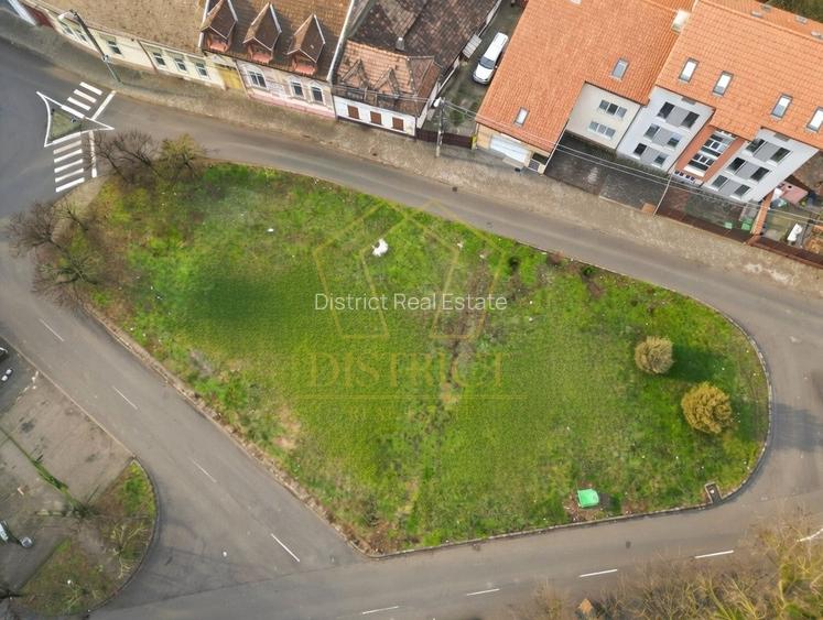 Teren cu vizibilitate excepțională, 3 fronturi stradale | Zona Lunei - 2