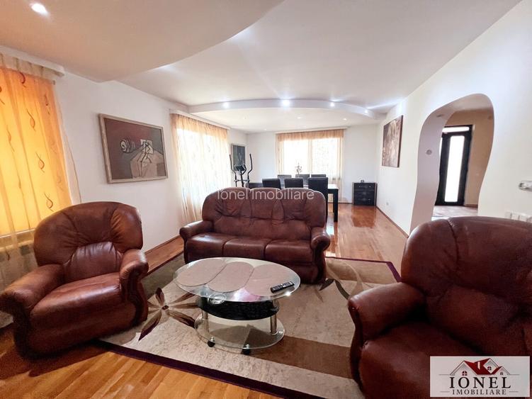 Vila de vanzare in Sebes - pretabila pentru doua familii - 4