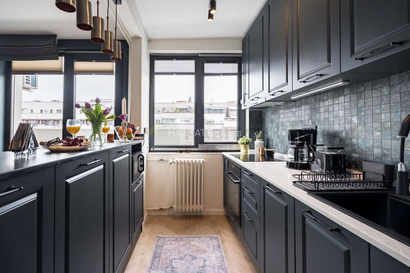 O Vacanță Permanentă în Inima Capitalei, Bulevardul Magheru - 16