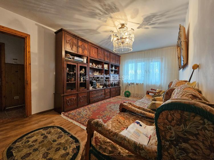 Pozitionat langa institutii de invatamant, micro 5 - 2