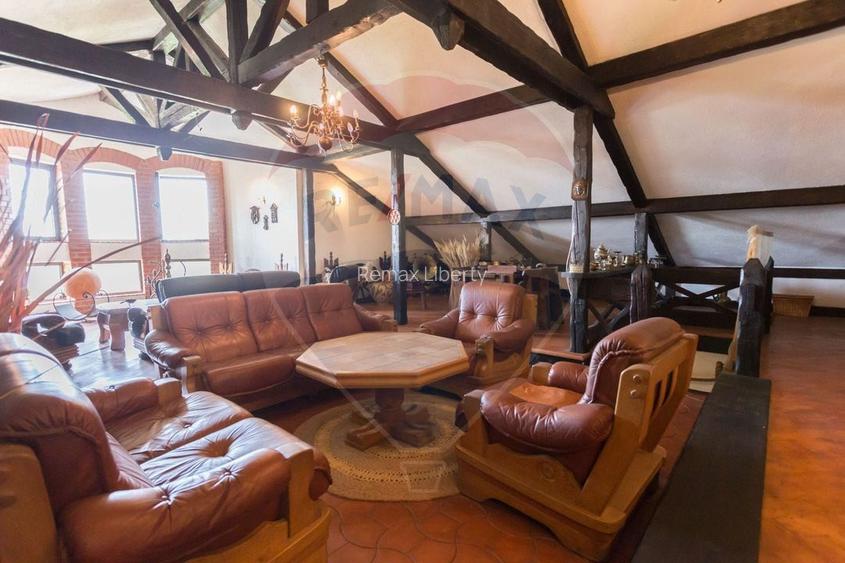 Vilă cu 7 camere de vânzare - 9