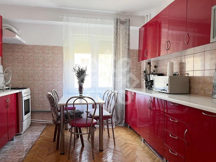 Apartament cu 3 camere de inchiriat pe bld. Stefan cel Mare - 18