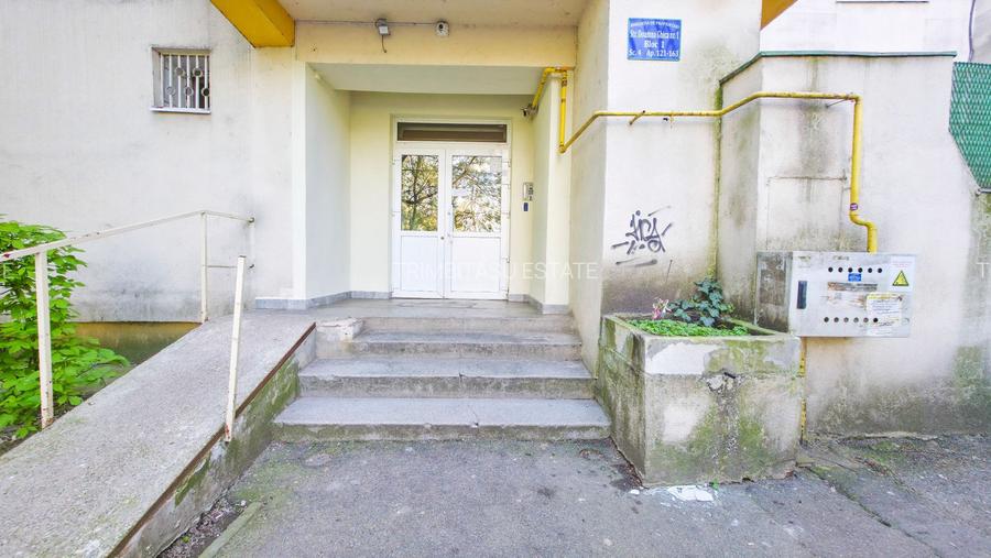 Apartament 4 camere, 2 băi, 2 balcoane, bloc reabilitat - 18