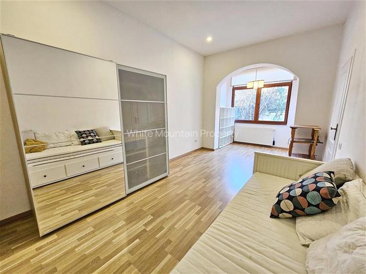 Corp de casa cu gradina proprie in Centrul Istoric - 17