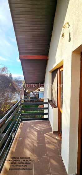 Vila cocheta, prevazuta cu garaj si 500 mp teren, com.Alexandru cel Bun - 18